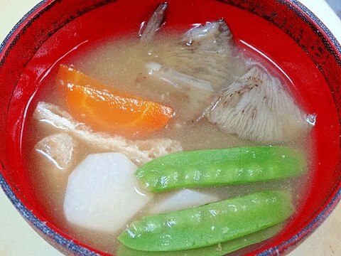 秋気分♪　「ボリボリと里芋の味噌汁」